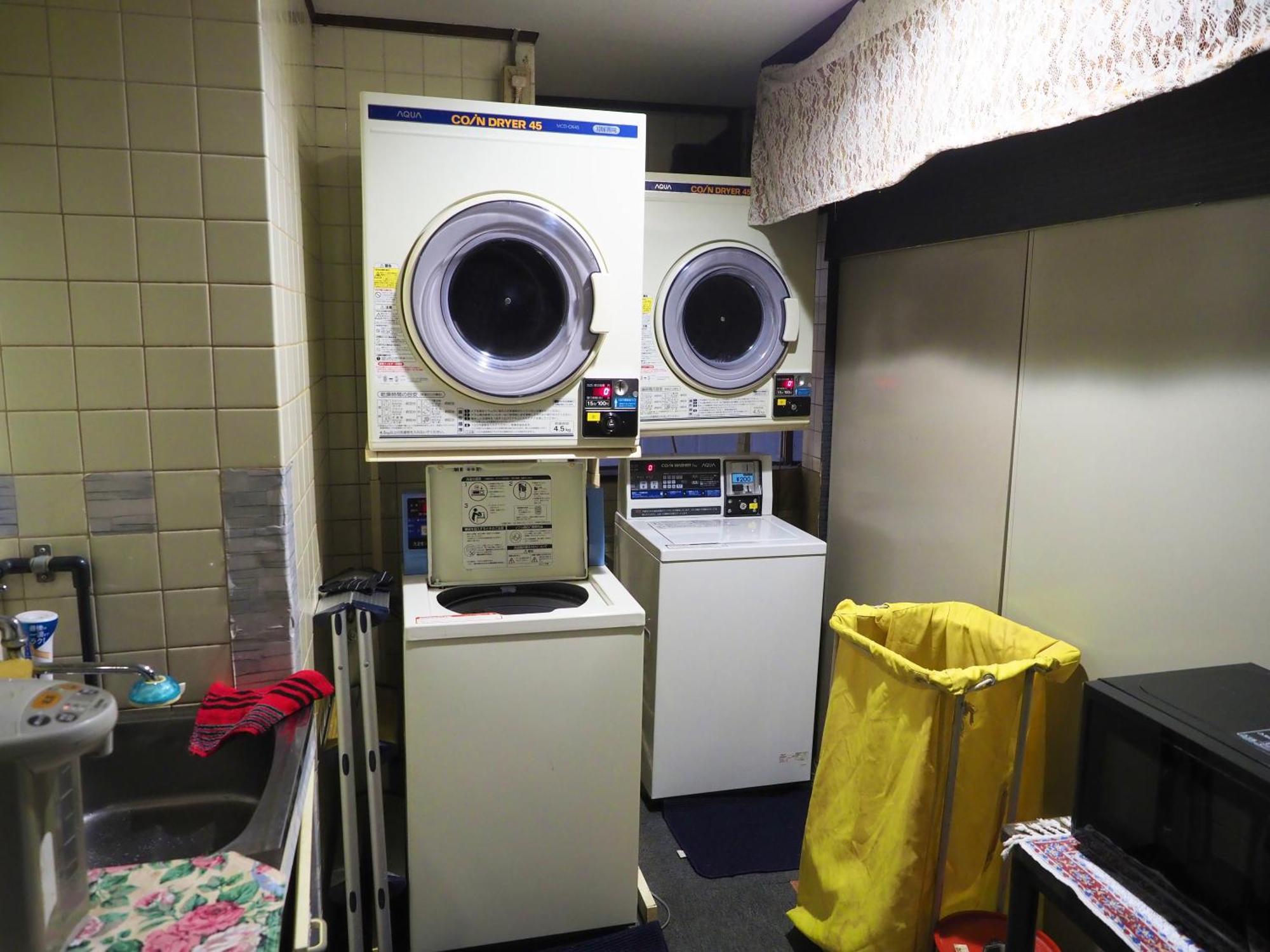 Capsule Block Kapselhotel *